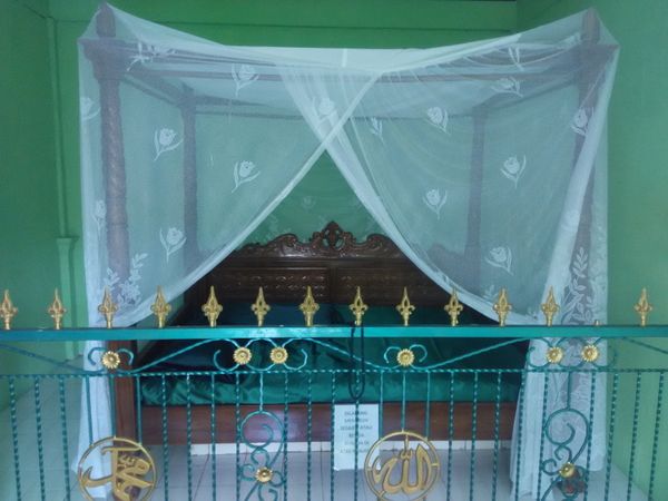 Makam Seorang Pangeran di Jakarta Selatan