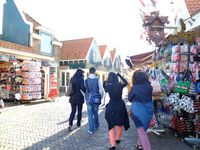 Di Belanda, Turis Indonesia Wajib ke Volendam!