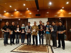 Sumbangan Untuk 70 Tahun NKRI, Mahasiswa Indonesia di Perth Luncurkan Buku