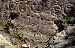 Ukiran di Tebing AS Ini, Wajah Manusia atau Alien?