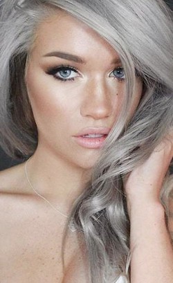 Ini Warna Makeup yang Cocok Dipadukan dengan Tren Rambut Uban