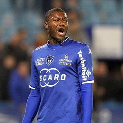 Djibril Cisse Gantung Sepatu