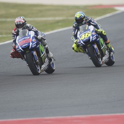 Ini Kata Bos Yamaha soal Rossi vs Lorenzo di Dua Balapan Sisa