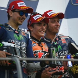 Marquez Dukung Lorenzo atau Rossi?