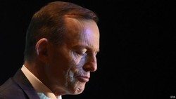 Meja Pecah Saat Pestanya, Eks PM Australia Bayar Ganti Rugi