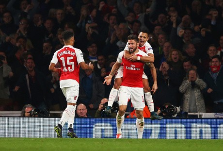Giroud Subur sebagai Pemain Pengganti