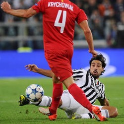 Khedira Waspadai Serangan Balik Gladbach