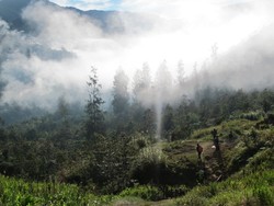 Pagi yang Bernuansa Magis di Pedalaman Papua