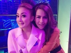 Jadi Tamu Live With Raffi-Ayu Trans TV, Nona Kandola Bicara Oplas