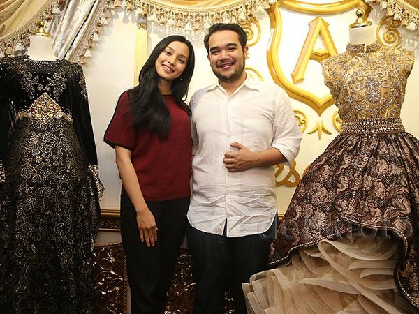 Nikah dengan Bangsawan Malaysia, Begini Baju Pengantin Tya Arifin