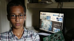 Bocah Ahmed Pembuat Jam Asal AS Terima Beasiswa Qatar