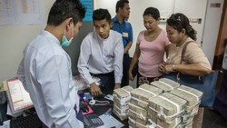 Kyat Melemah, Myanmar akan Batasi Penggunaan Dolar AS