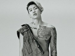 Intip Foto Jay Park Pamer Tubuh Bertato di Pemotretan Majalah