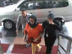 Diperiksa KPK, Dewie Yasin Limpo Bungkam