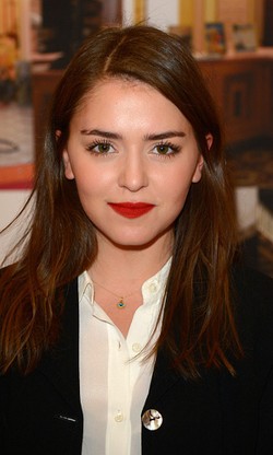 Pengalaman Aktris Cantik Jerman Pertamakali Coba Pakai Hijab