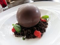 Enaknya Foie Gras Duo dan Banana Chocolate Sphere dengan Sentuhan Eropa
