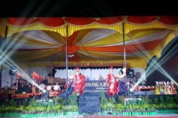 Wayang Cepot Pun Pakai Masker di Festival Wayang Nusantara