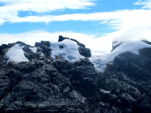 Penampakan Es Abadi Indonesia