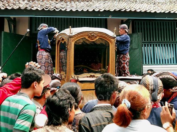Jamasan Kereta Keraton Yogyakarta