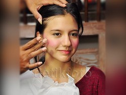 Cassandra Lee Hanya Dandan Saat Jalan Bareng Teman