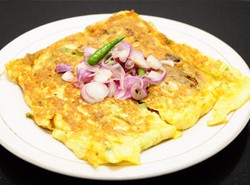 Gurih Pedas Martabak Aceh untuk Camilan Malam