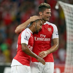 Walcott dan Giroud Akan Terus Dirotasi