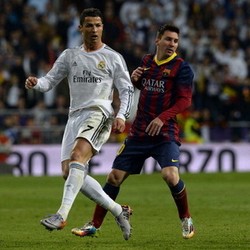 Messi Tak Merasa Bersaing dengan Ronaldo