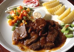 Kedai Nyonya Rumah: Mencicipi Java Steak dan Nasi Campur Racikan Nyonya Rumah