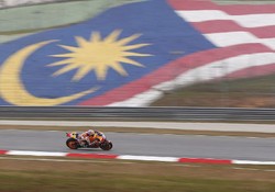 Pedrosa Pole, Lorenzo Start di Belakang Rossi