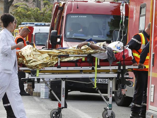 Bus dan Truk Tabrakan, 42 Orang Tewas