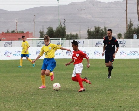 Nikmati Saja Permainan, Dik