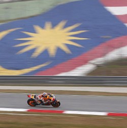 Pedrosa Pole, Lorenzo Start di Belakang Rossi