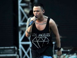 Teza Sumendra Membius Penonton Mandiri Karnaval 2015