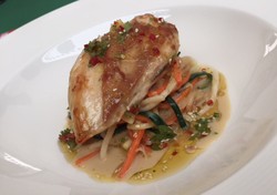 Ini Trik Bikin Pan-seared Ayam dan Salmon a la Resto dari Chef Gary Rhodes
