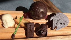 Wouw! Restoran Ini Punya Banyak Dessert Cokelat Serba Star Wars!