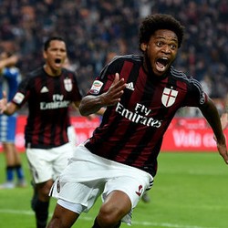 Milan Kalahkan 10 Pemain Sassuolo 2-1