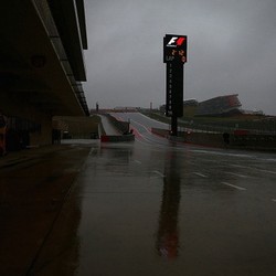 Hujan Deras, Kualifikasi GP AS Ditunda