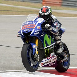 Lorenzo Tak Mau Komentari Insiden Rossi-Marquez