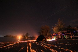 Kemping Asyik di Pantai Trikora, Tanjungpinang