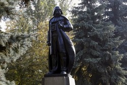 Cuma di Ukraina, Patung Lenin Berubah Jadi Darth Vader