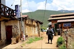 Desa di Bhutan yang Dihiasi Gambar Penis