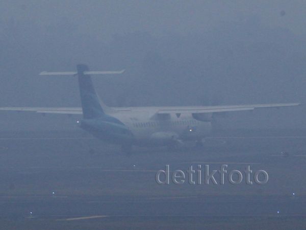 Kabut Asap Selimuti Bandara Sultan Mahmud Badaruddin II