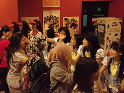 Saat Anak-anak dan Perempuan Penuhi Teater JKT48