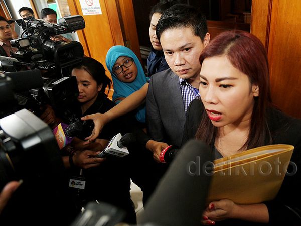 Piyu dan Flo Kompak Absen di Sidang Cerai