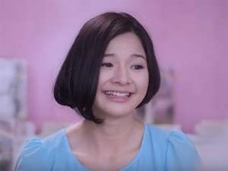 Ada 3 Guru Bahasa Isyarat untuk Eriska Rein