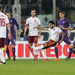 Kalahkan Fiorentina, Roma Puncaki Klasemen