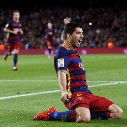 Suarez Tak Ternilai dan Tak Tergantikan di Barca