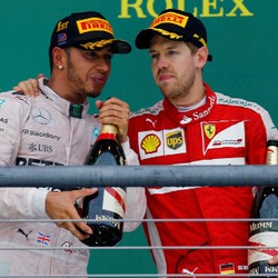 Vettel Beri Selamat dan Peringatan Pada Hamilton