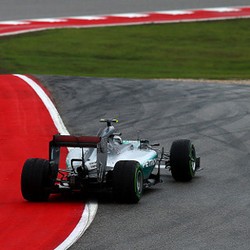 Rosberg Tidak Senang dengan Hamilton yang Kelewat Agresif