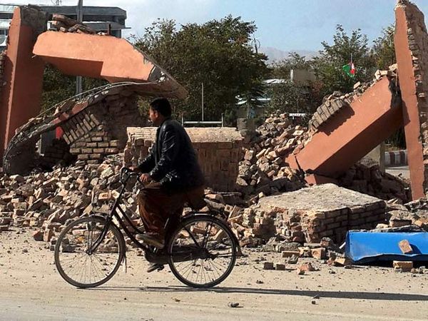 Afghanistan Diguncang Gempa, 280 Orang Tewas